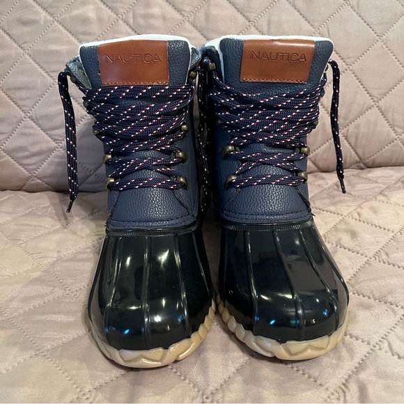 Nautica Meloday Women's Winter Boots. Navy Duck Boots - Picture 9 of 9
